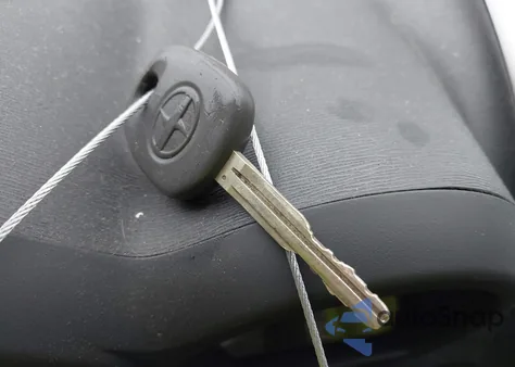 2005 Scion Tc from USA, damaged, VIN JTKDE177550055295